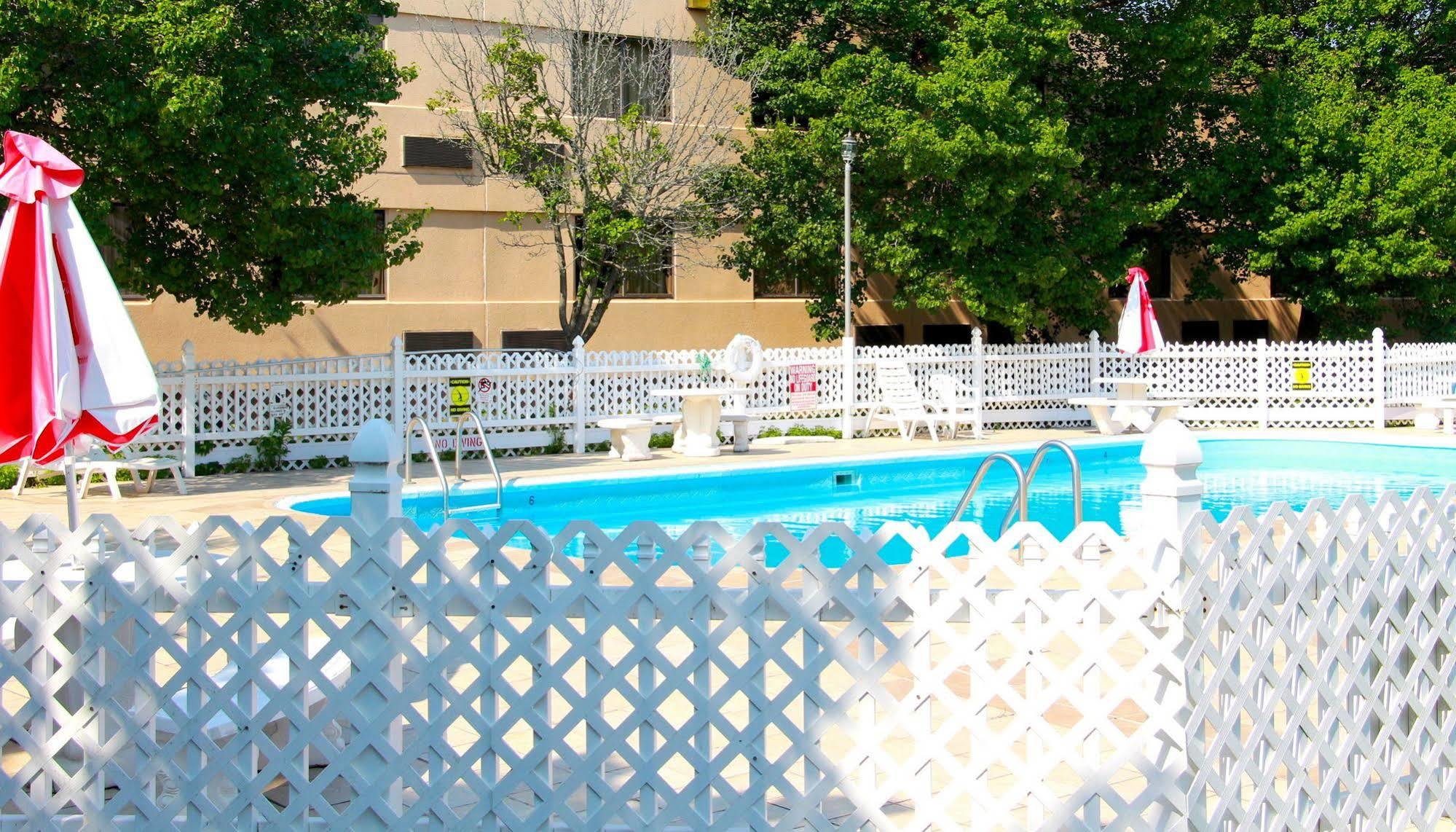 Oh St Joseph Resort Hotel Pleasantville Exterior photo